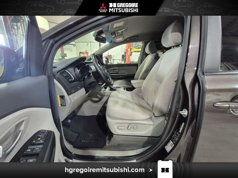 2017 Kia Sedona Grey Laval - photo #13