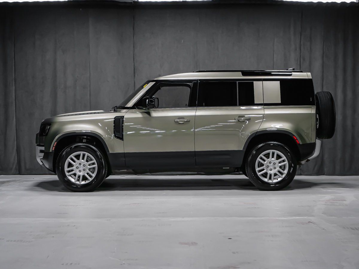 2025 Land Rover Defender S Green Montreal - photo #2