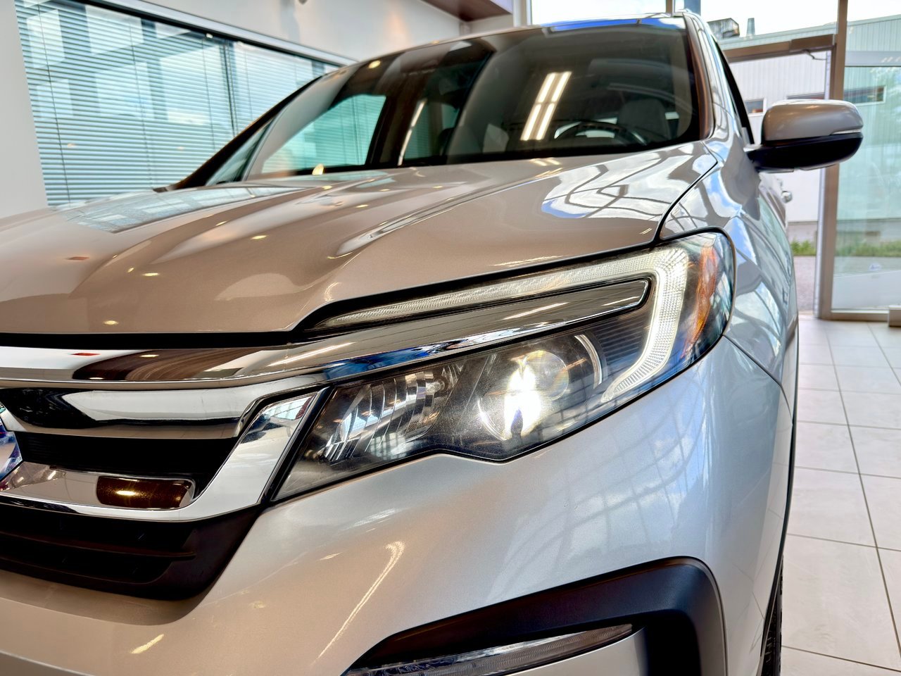 2019 Honda Pilot Silver Notre-Dame-des-Prairies - photo #2