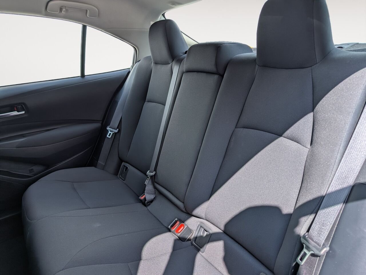 Toyota Corolla LE/SIÈGES CHAUFFANTS/CAMÉRA DE RECUL/BLUETOOTH/AC/ 2021 Argent Sherbrooke - photo #7