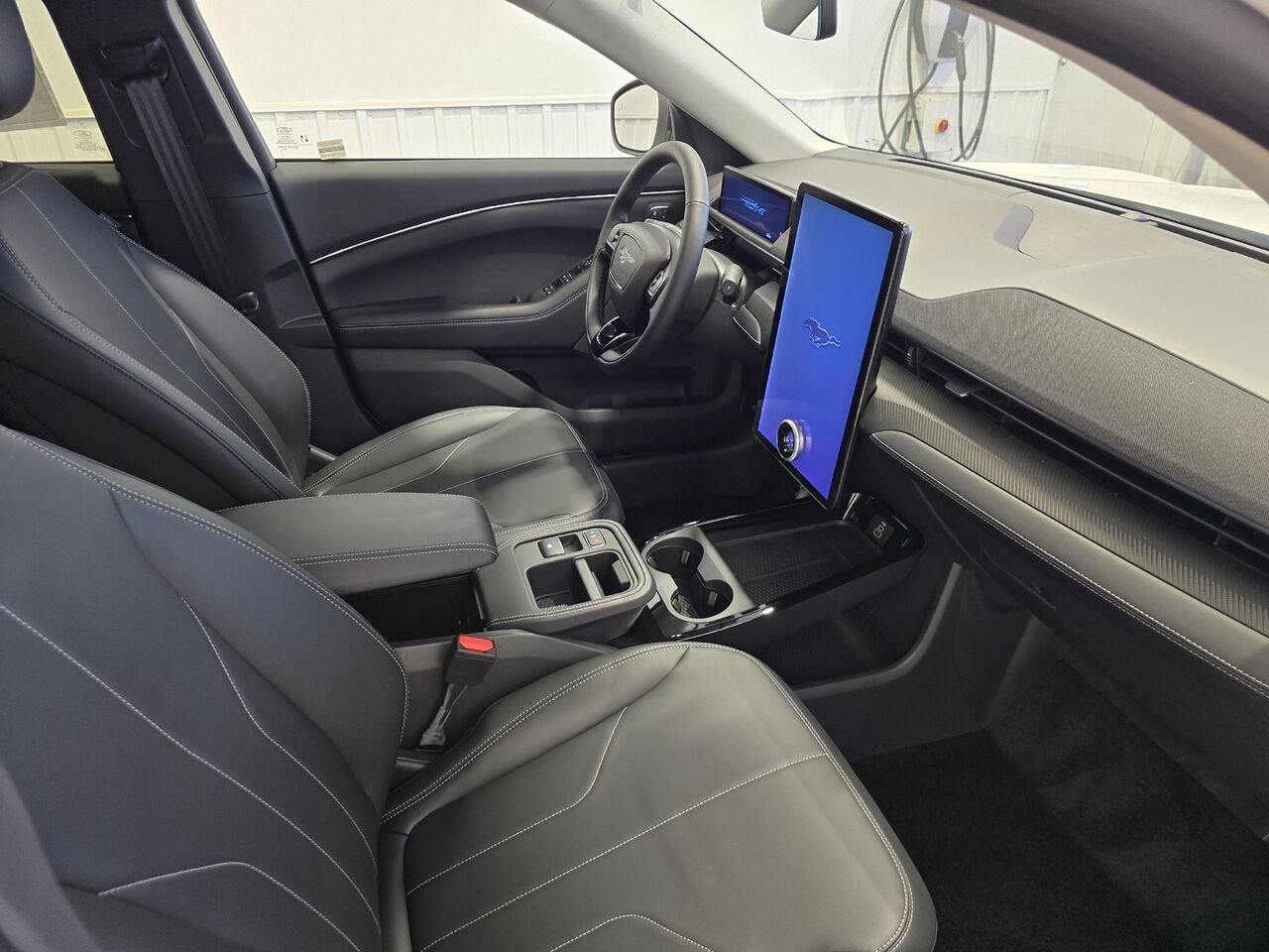 2026 Ford Mustang Mach-E Star White Metallic Tri-Coat Châteauguay - photo #8