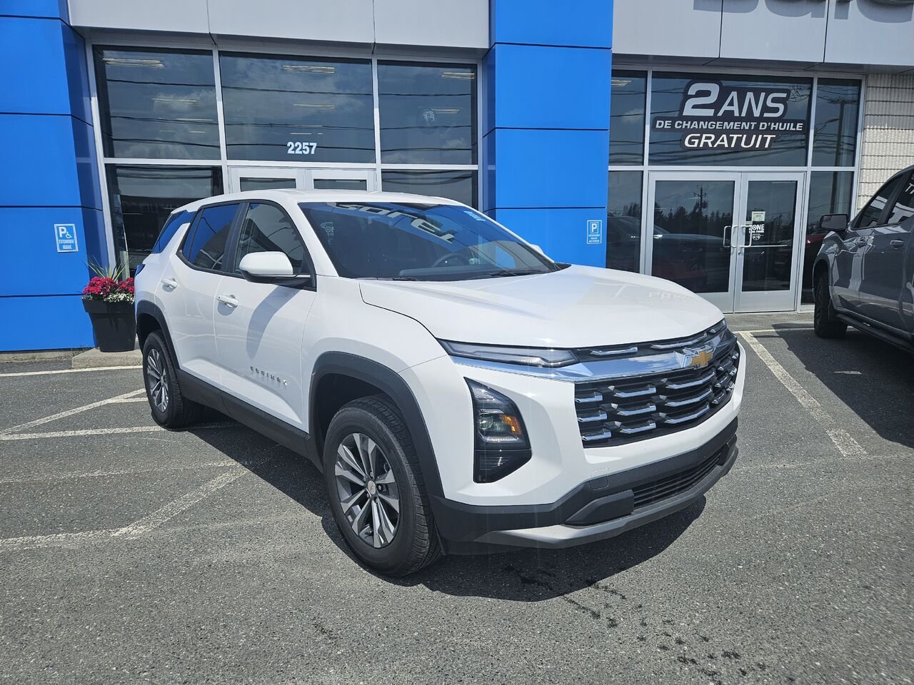 2027 Chevrolet Equinox LT 4 portes à transmission intégrale avec 2LT Summit White Thetford Mines - photo #1