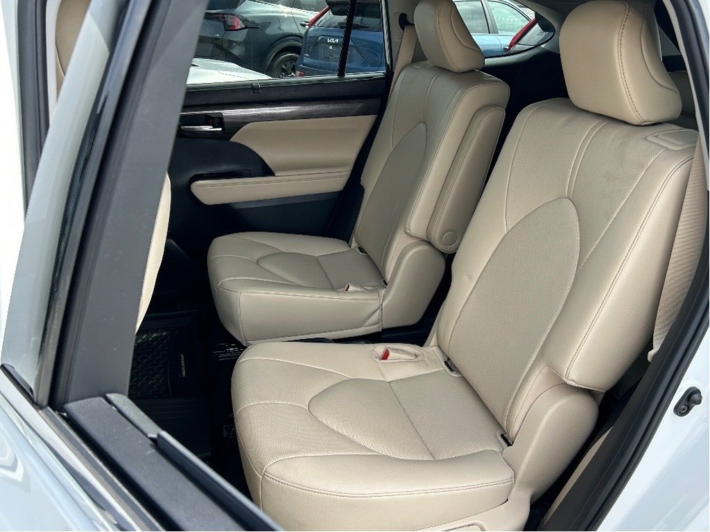 2023 Toyota Highlander White Gatineau - photo #17