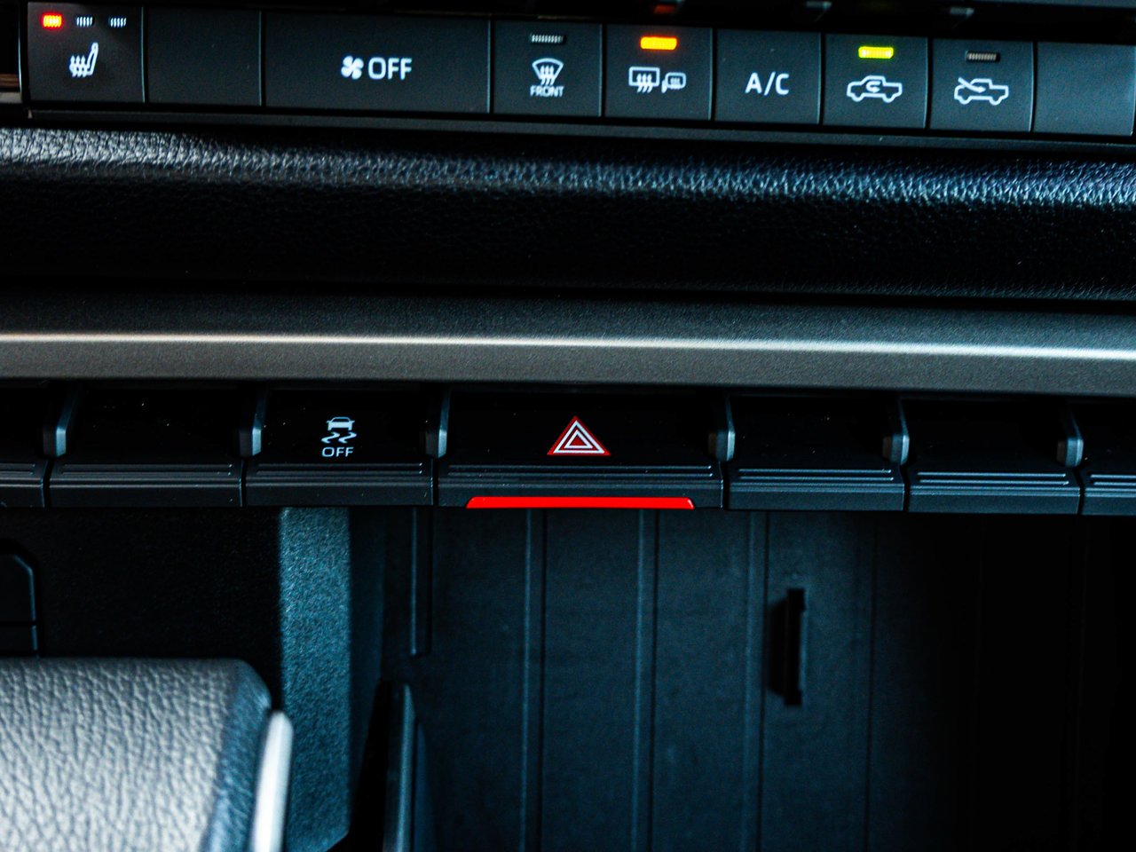 2025 Toyota Tundra 4x4 Crewmax SR White Sherwood Park - photo #25