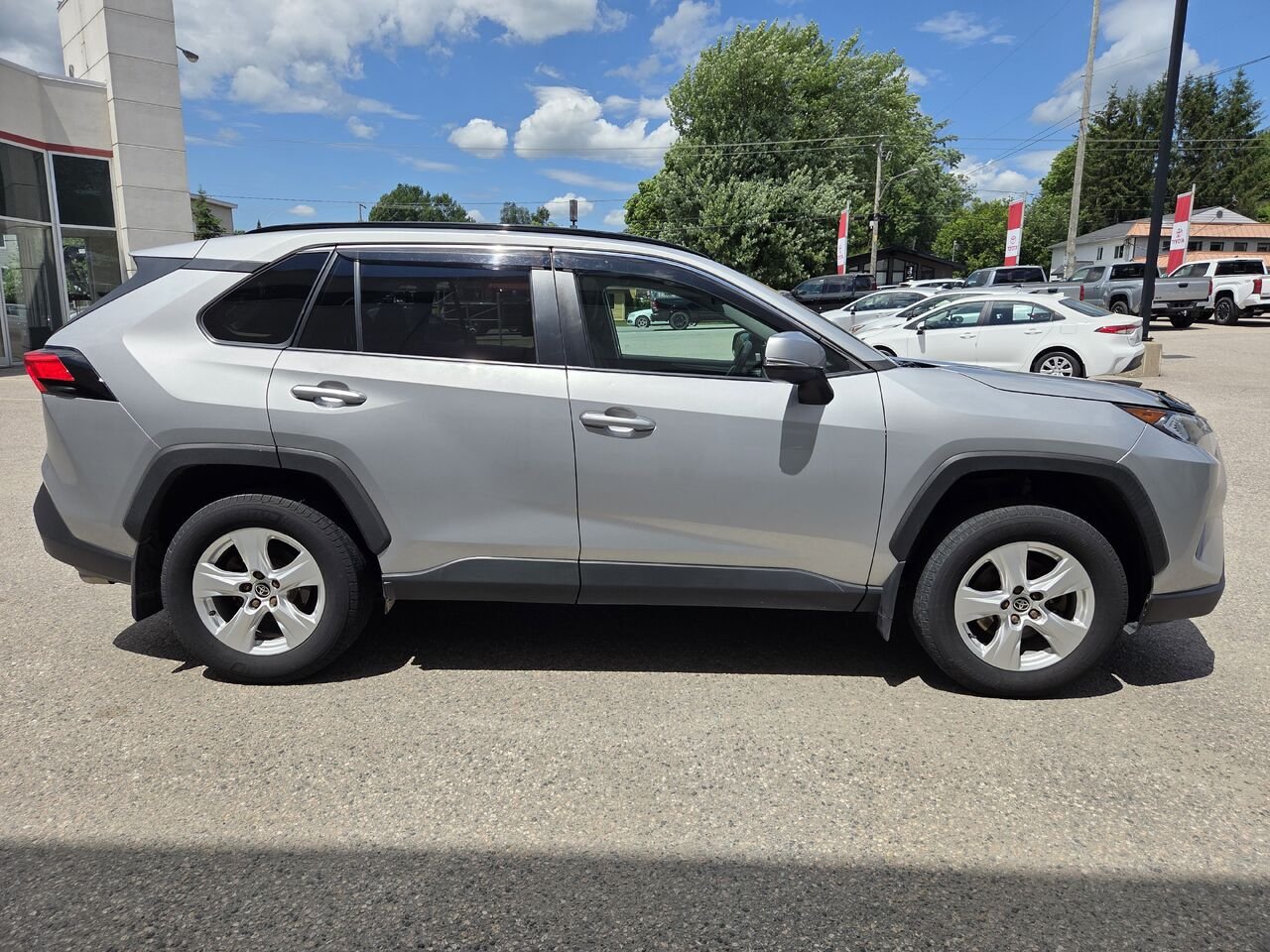 2021 Toyota RAV4 Grey Mont-Laurier - photo #3