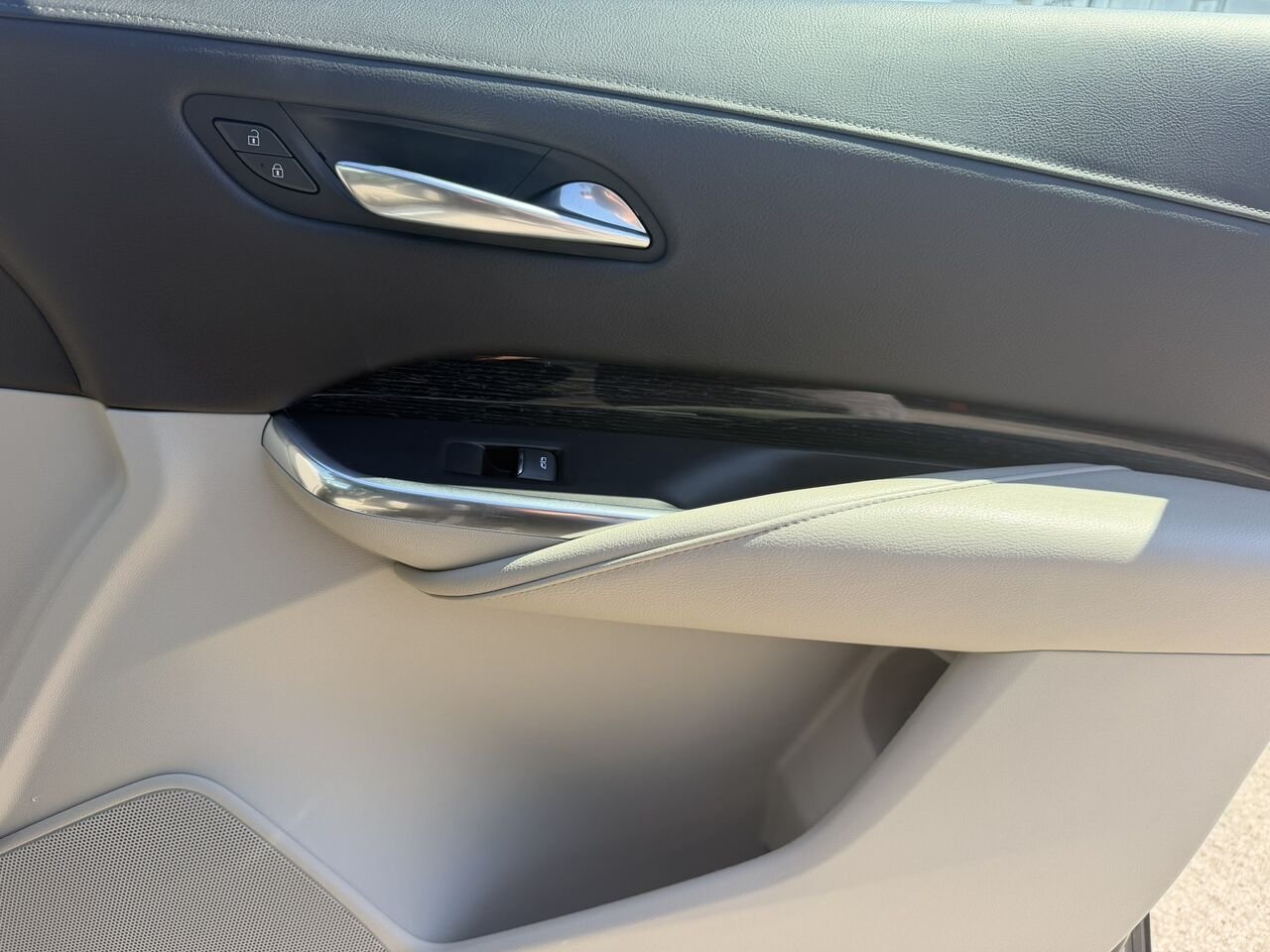 Cadillac XT4 PREMIUM LUXURY AWD 2019 Noir Laval - photo #17