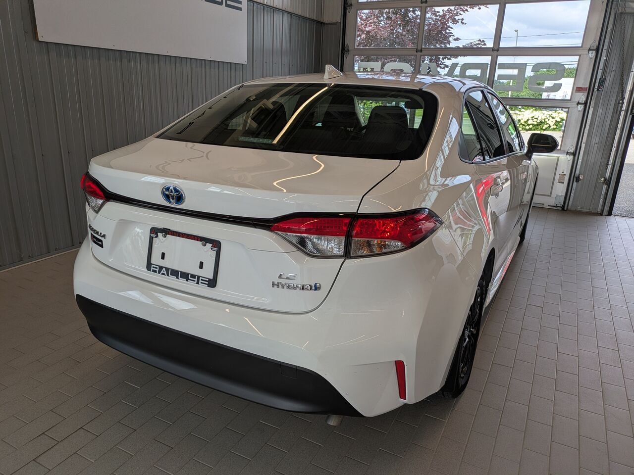 Toyota Corolla 2024 Blanc Gatineau - photo #18