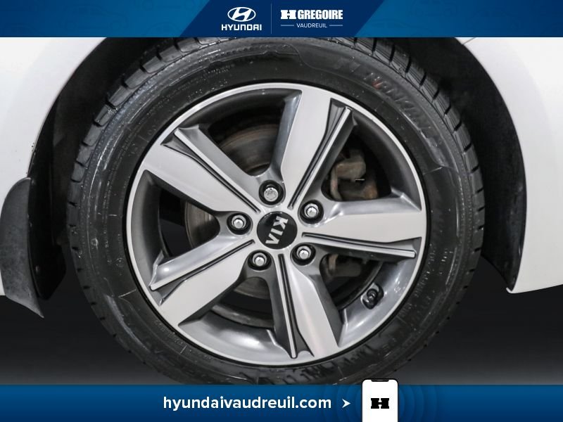 Kia Forte5 2018 Blanc Laval - photo #33
