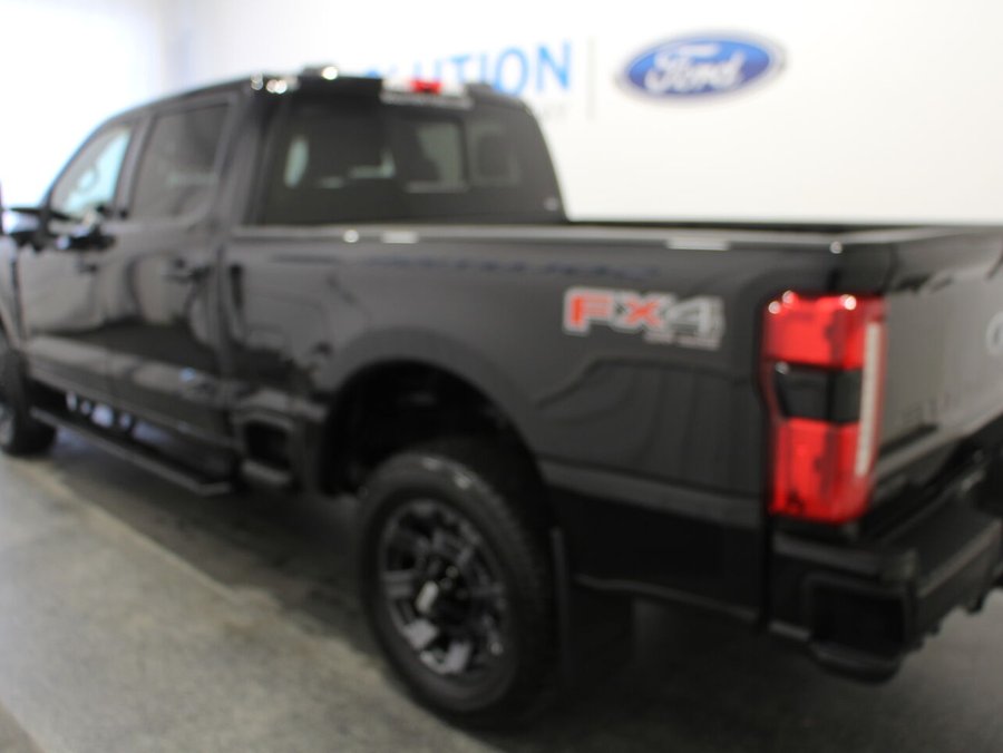 Ford Super Duty F-250 SRW 2024 Noir agate métallisé