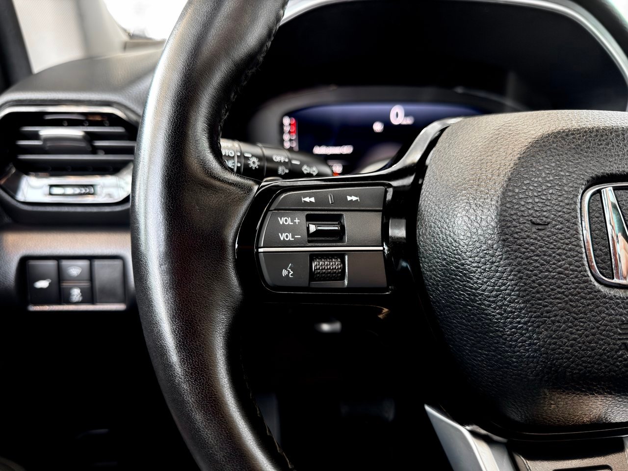 2025 Honda Pilot gray Notre-Dame-des-Prairies - photo #25