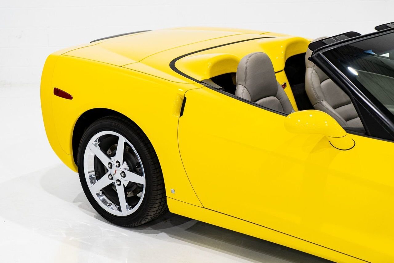 2008 Chevrolet Corvette PRIX EN USD | With Only 900km (563mi) From New With Window Sticker Yellow Montreal - photo #38