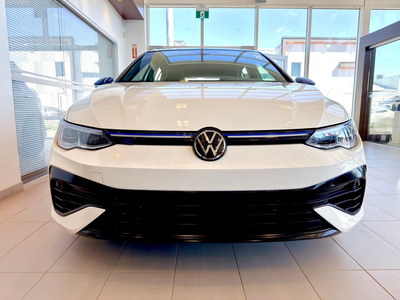 2023 Volkswagen Golf R White Notre-Dame-des-Prairies - photo #6