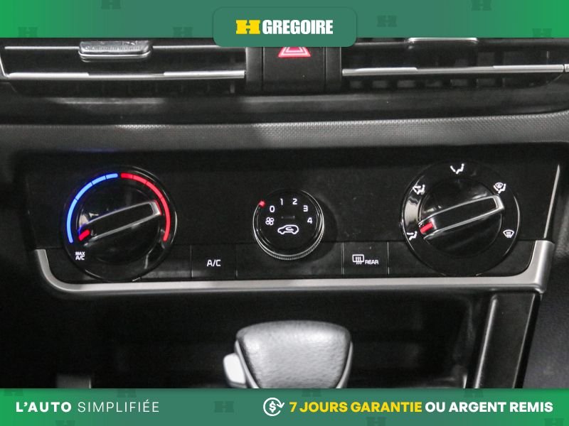 2023 Kia Seltos White Saint-Eustache - photo #23