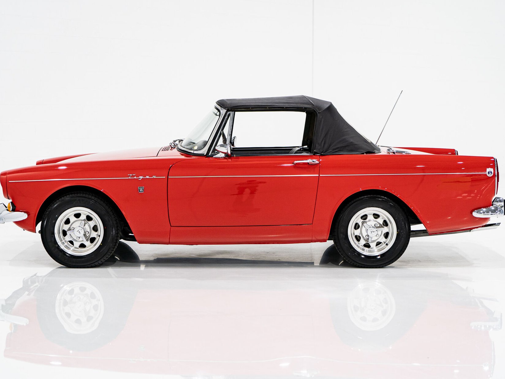 1967 Sunbeam Tiger Unrestored with single repaint **PRIX EN USD** Red Montreal - photo #6
