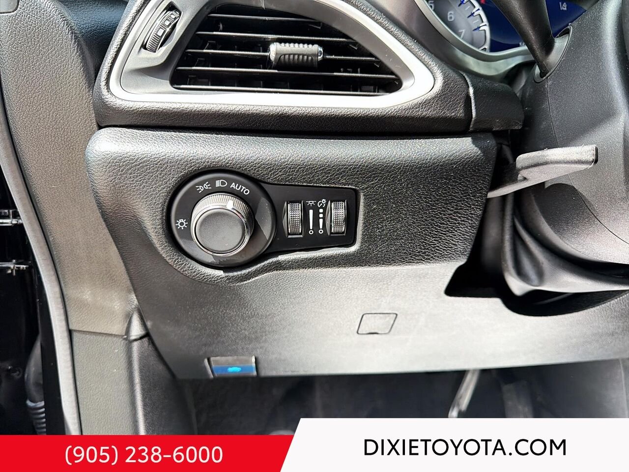 2026 Chrysler Grand Caravan SXT / CLEAN CARFAX / Black Mississauga - photo #11