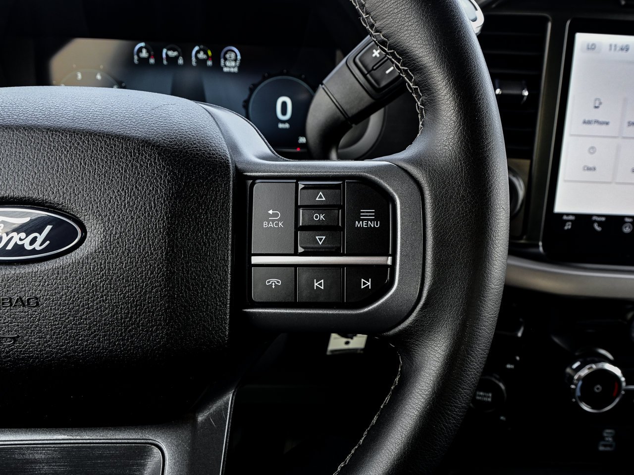 2024 Ford F-150 XLT 4WD SuperCrew 5.5' Box Black Sherwood Park - photo #22