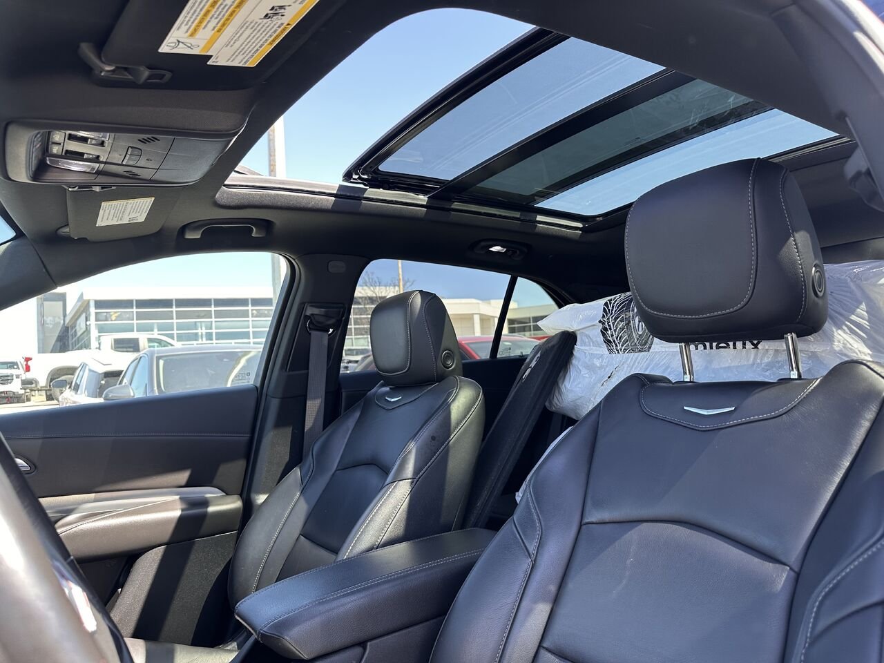 CADILLAC XT4 PREMIUM LUXURY Haut de gamme Luxe 4 portes TI 2021 Bleu Ottawa & Gatineau - photo #3