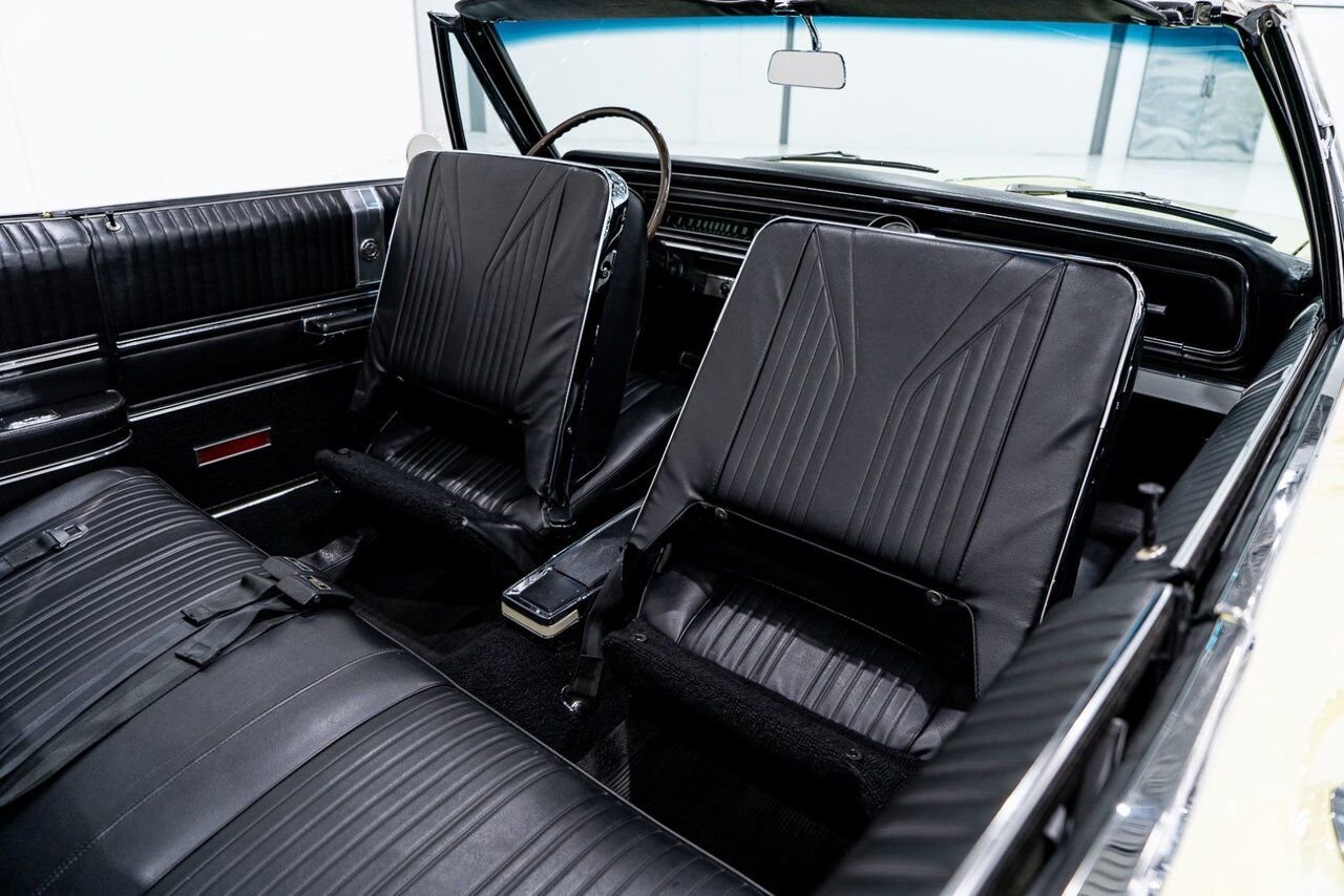 1965 Chevrolet Impala SS *PRIX EN USD* 396/325HP 4spd frame off restoration Yellow Montreal - photo #78