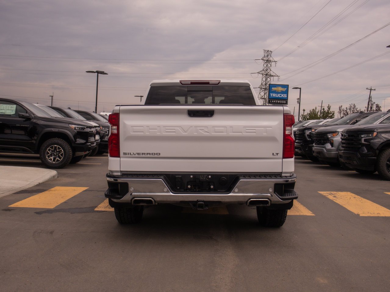 2024 Chevrolet Silverado 1500 4WD Crew Cab 147 LT White Sherwood Park - photo #8