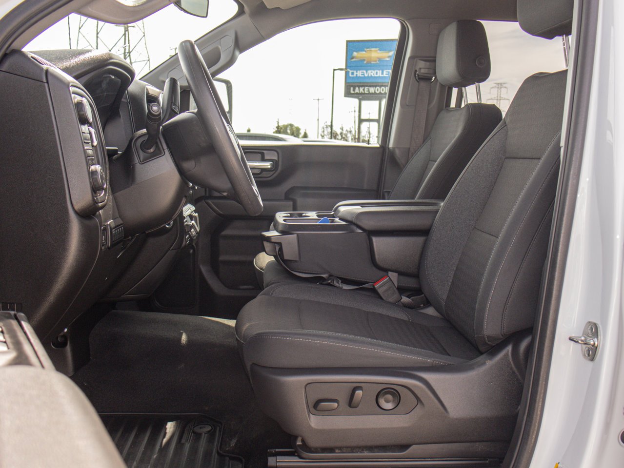 2025 Chevrolet Silverado 2500HD 4WD Crew Cab 159 Custom White Sherwood Park - photo #17