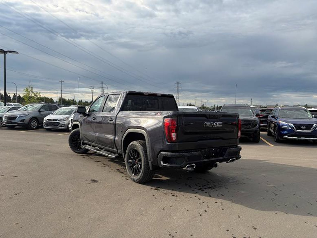 2024 GMC Sierra 1500 4WD Crew Cab 147 Elevation Grey Sherwood Park - photo #3