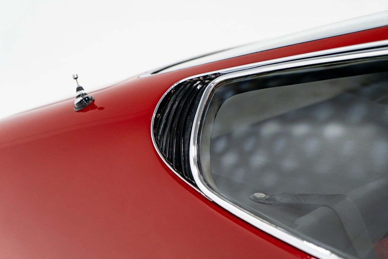 1973 Ferrari 365 GTB4 Daytona 18,301 miles With Orig Books/Tools/ Carbs / Filter Box Red Montreal - photo #4