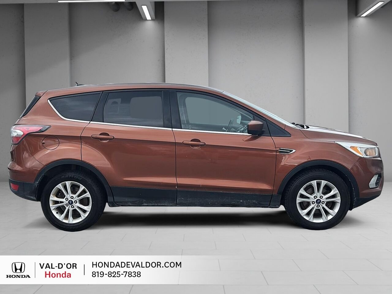 Ford Escape 4 portes SE, Traction avant 2017 Orange Val-d'Or - photo #4