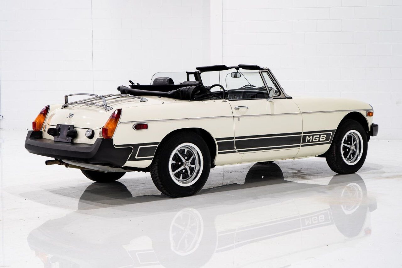 1979 MG B Beautifully presented from former complete restoration White Montreal - photo #61
