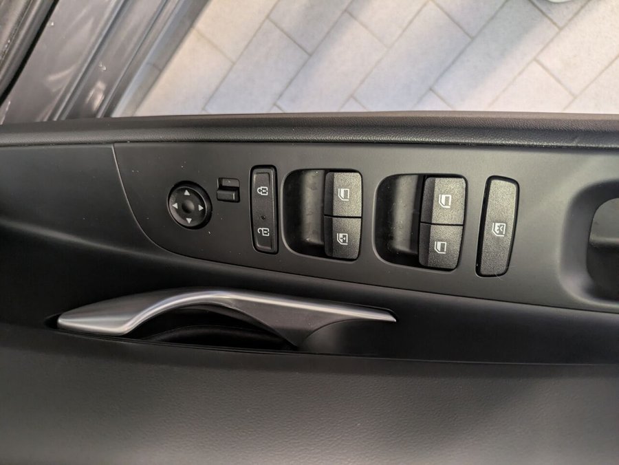 Hyundai Elantra Preferred 2024 Gris