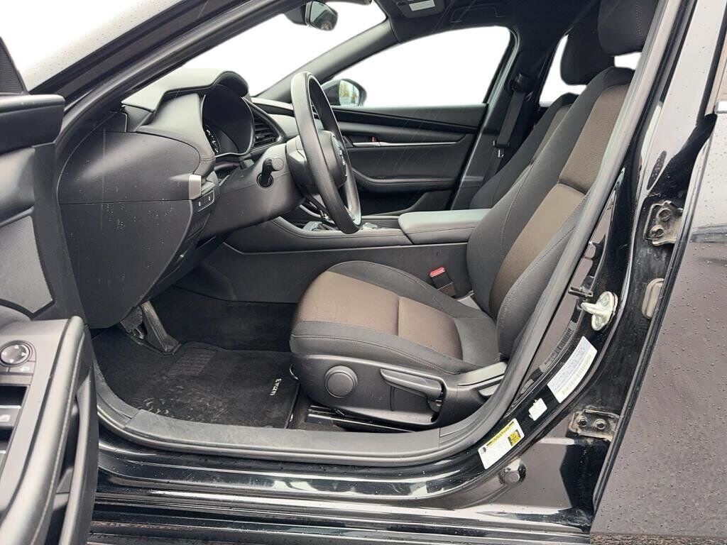 Mazda Mazda3 Sport NIV JM1BPAK73L1166967 2020 Noir Chicoutimi - photo #7