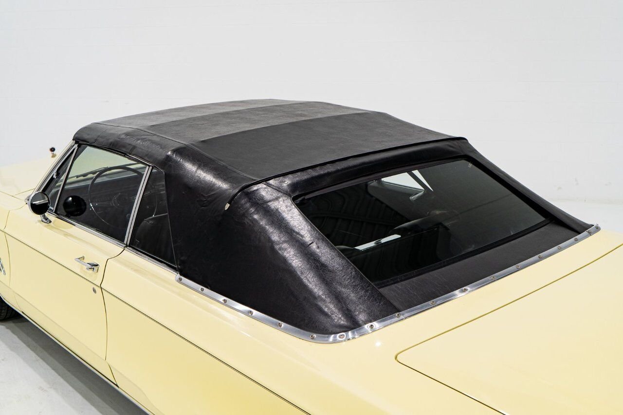 Chrysler 300 PRIX EN USD 440cu.in. Fully restored example 1968 Jaune Montréal - photo #61