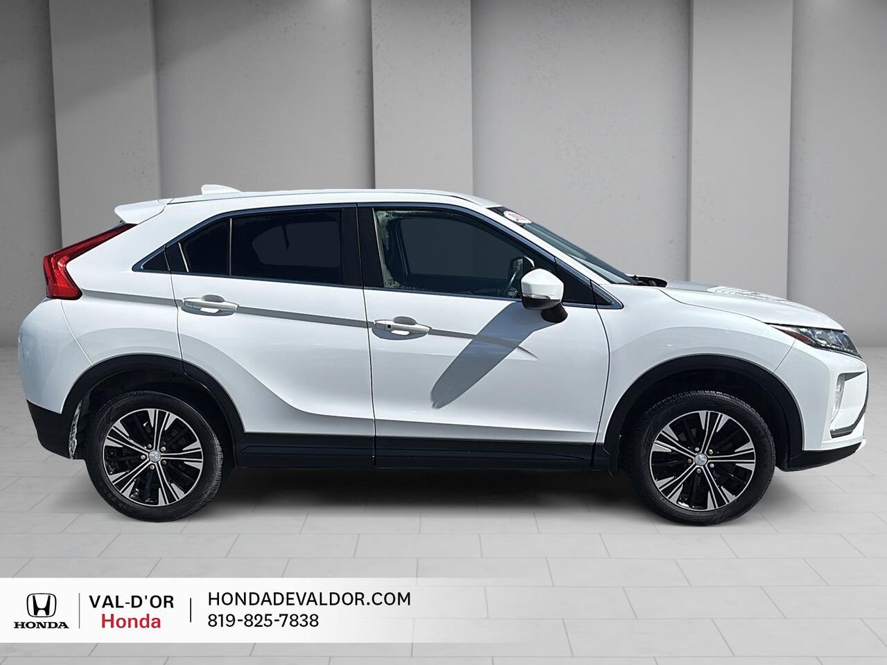 2018 Mitsubishi Eclipse Cross SE S-AWC White Val-d'Or - photo #4