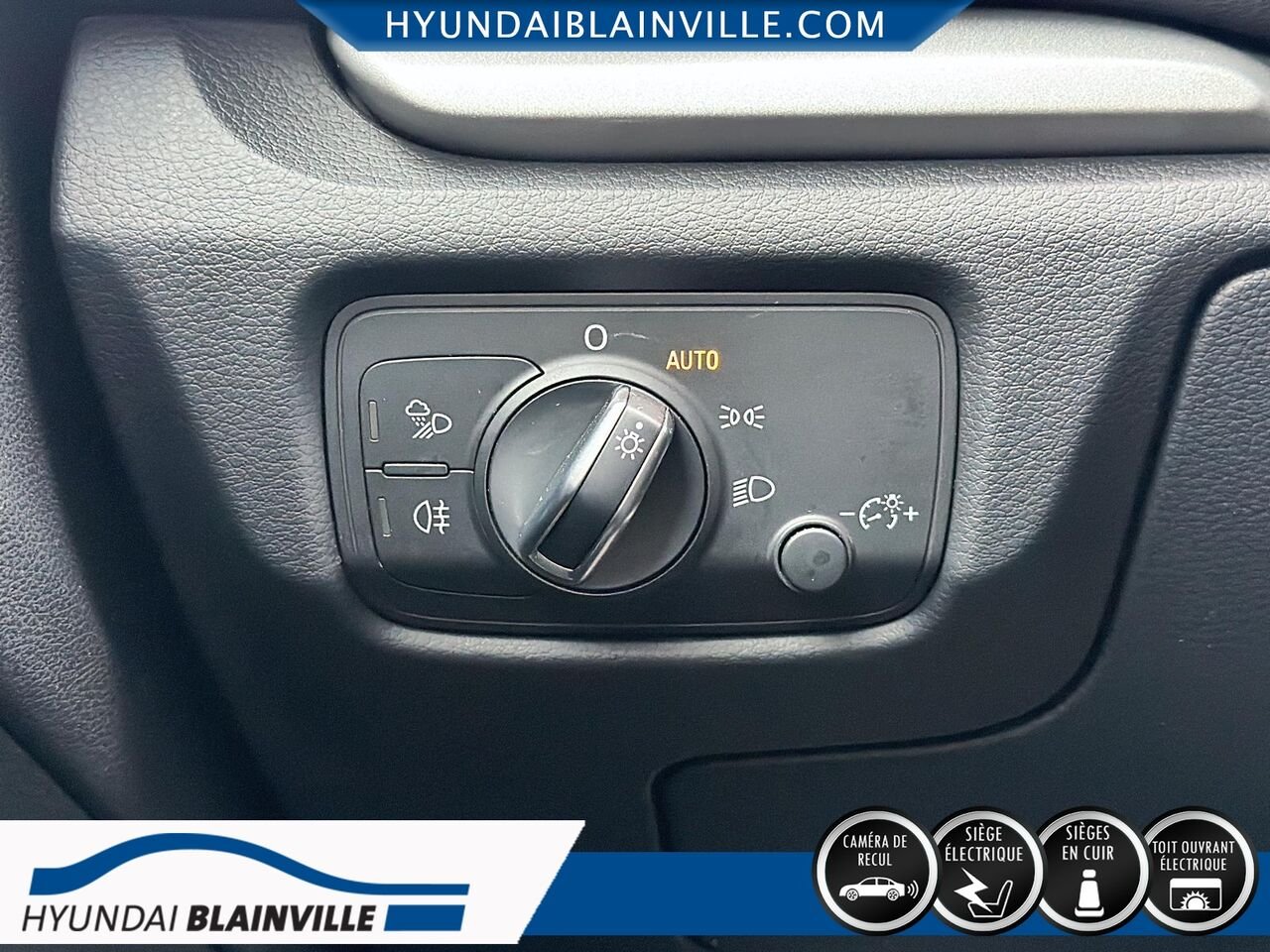 Audi A3 berline 2019 Bleu Blainville - photo #11