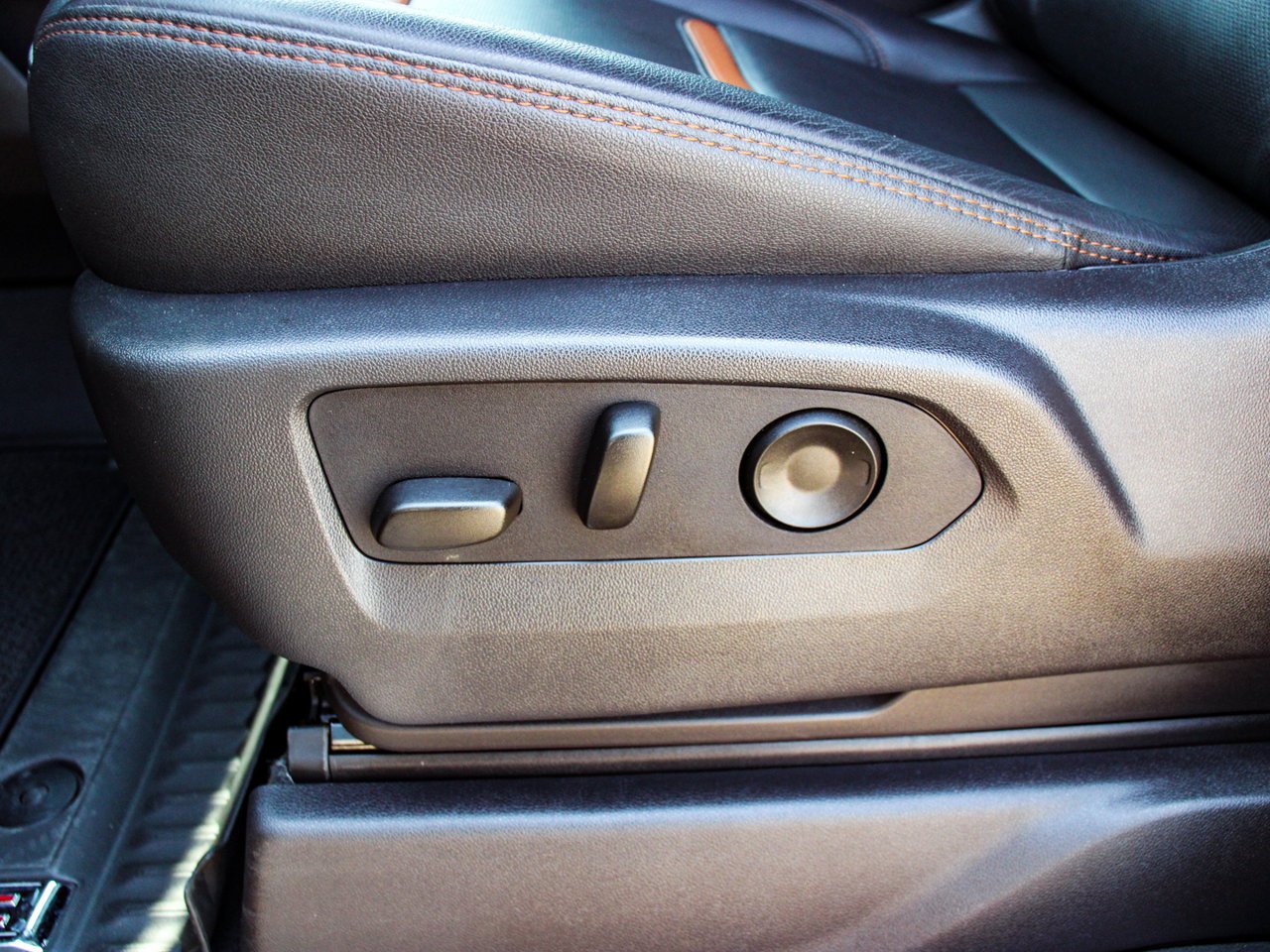 2026 GMC Sierra 1500 4WD Crew Cab 147 AT4 Black Sherwood Park - photo #14
