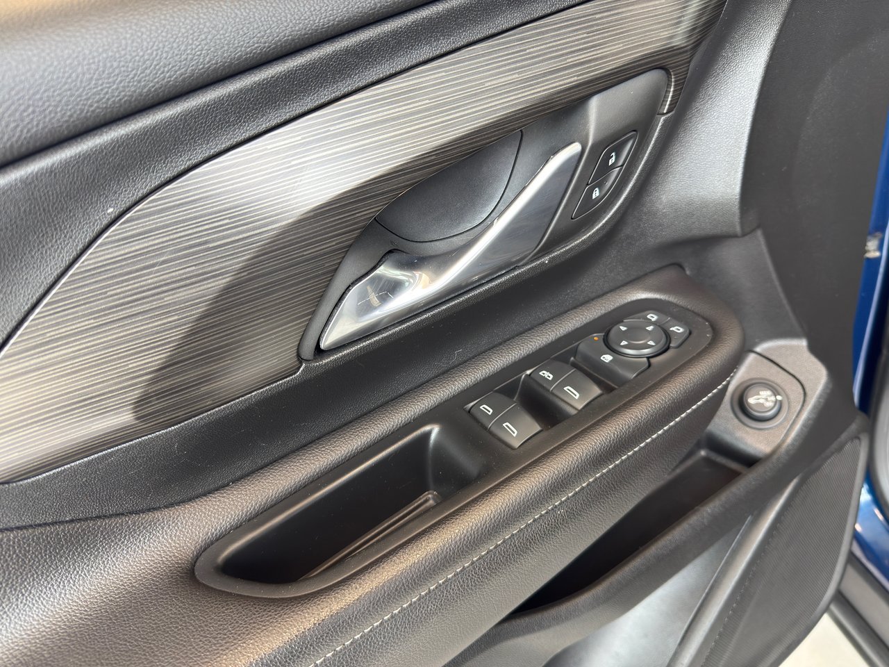 GMC Terrain 2022 Bleu Notre-Dame-des-Prairies - photo #32