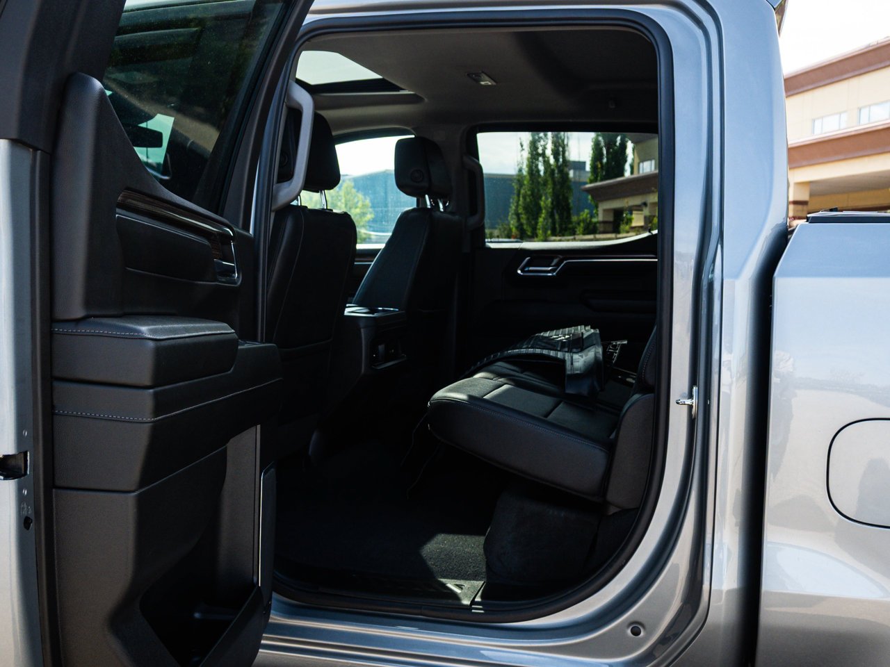 2024 Chevrolet Silverado 1500 4WD Crew Cab 147 LT Trail Boss Grey Sherwood Park - photo #28