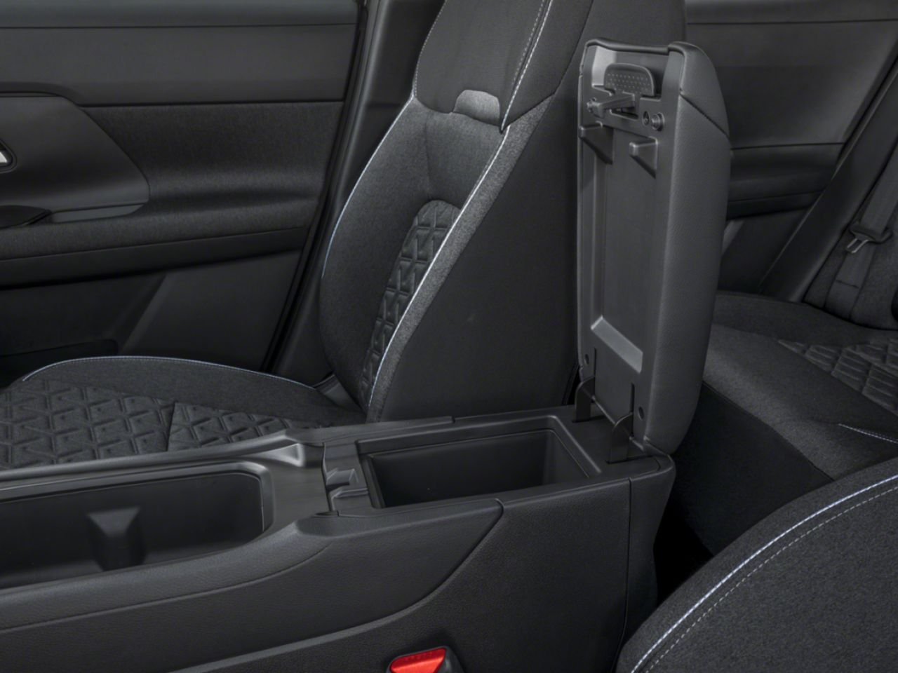 Nissan Kicks 2026 Teinte braise écarlate/Noir intense Saint-Basile-le-Grand - photo #5