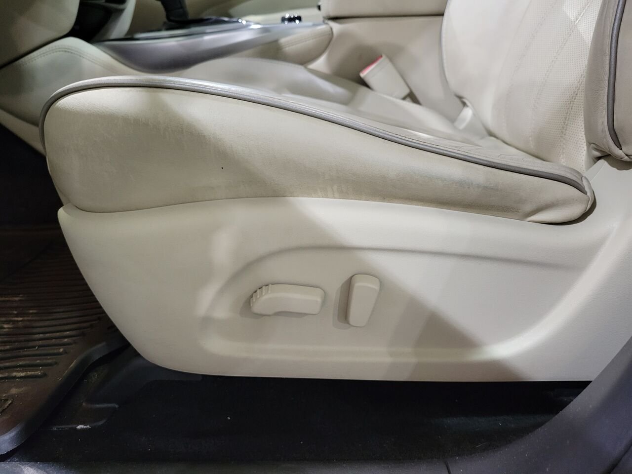 2018 INFINITI QX60  - photo #21