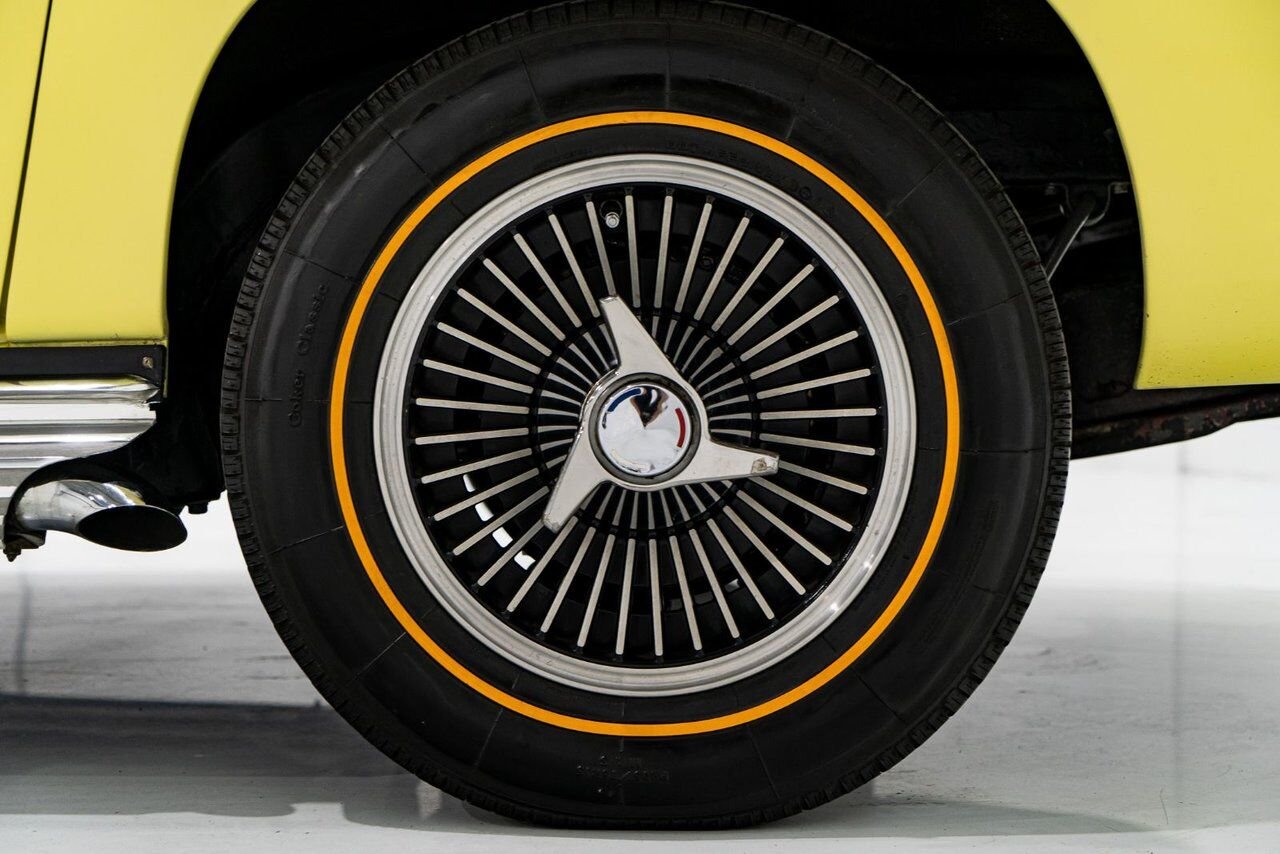 Chevrolet Corvette Matching# 427/425HP IP Code **PRICE IN USD** 1966 Jaune Montréal - photo #48