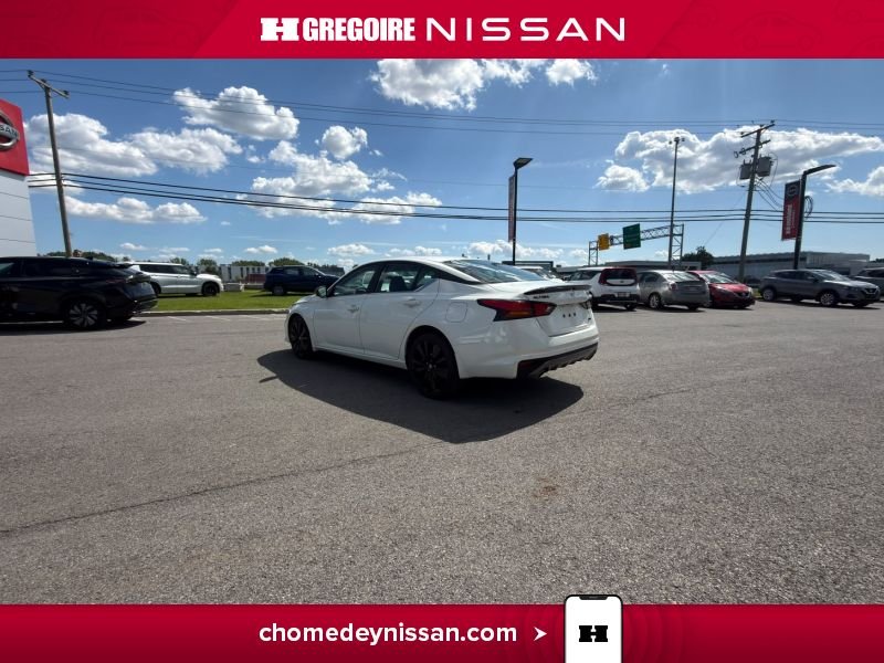 2022 Nissan Altima Black Blainville - photo #7