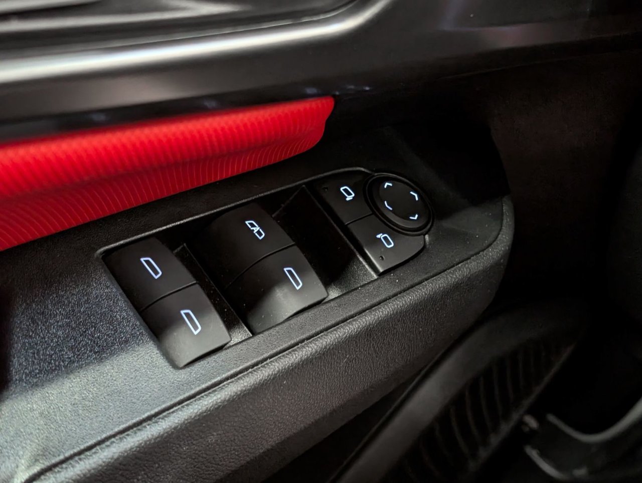 2025 Chevrolet Equinox EV RS Saint-Eustache - photo #17