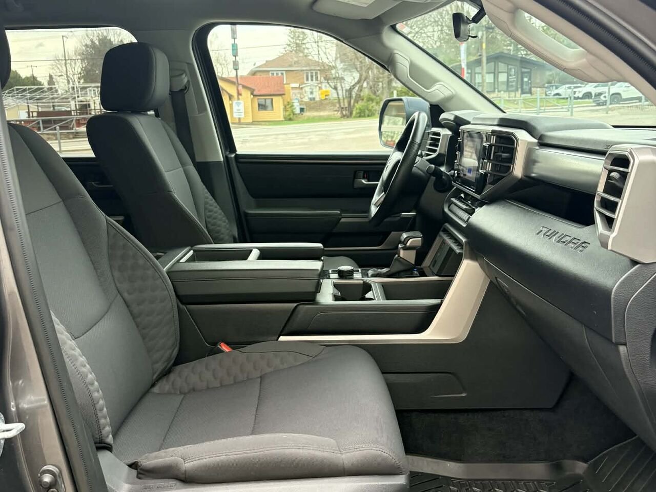2024 Toyota TUNDRA Grey Mont-Laurier - photo #11