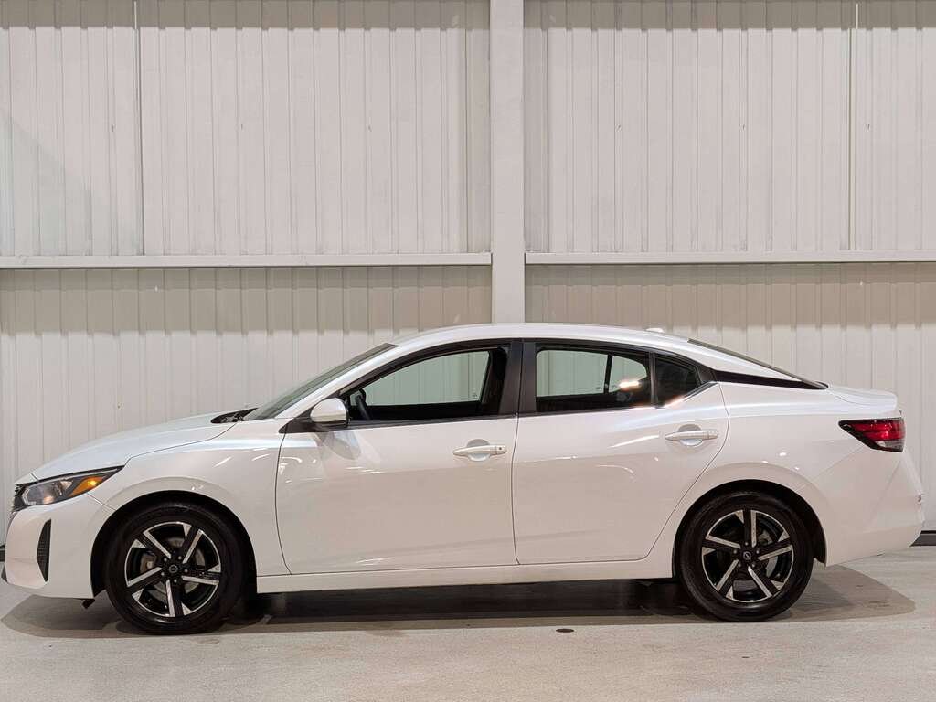 2024 Nissan Sentra SV CVT White Val-David - photo #2
