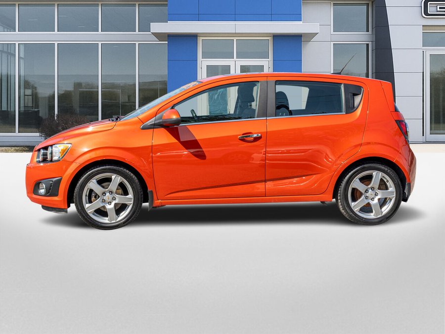 Chevrolet Sonic Hayon 5 portes LT 2012 Orange