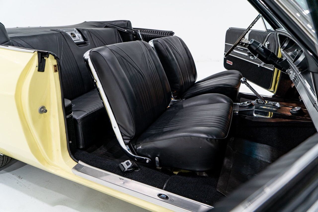 1965 Chevrolet Impala SS *PRIX EN USD* 396/325HP 4spd frame off restoration Yellow Montreal - photo #81