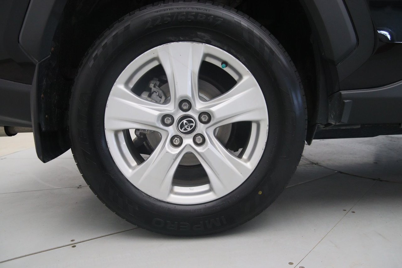 2019 Toyota RAV4 VIN 2T3R1RFV2KC038406 Black Chicoutimi - photo #13
