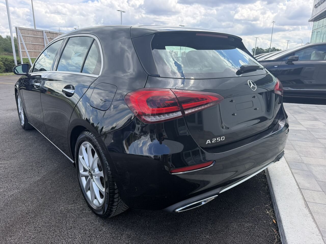 Mercedes-Benz Classe A A 250 à hayon 2019 Noir Laval - photo #9