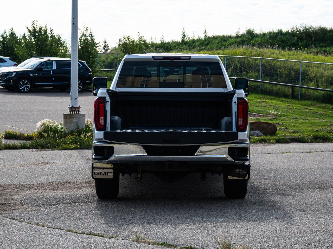2023 GMC Sierra 3500HD 4WD Crew Cab 159 SLT White Sherwood Park - photo #14
