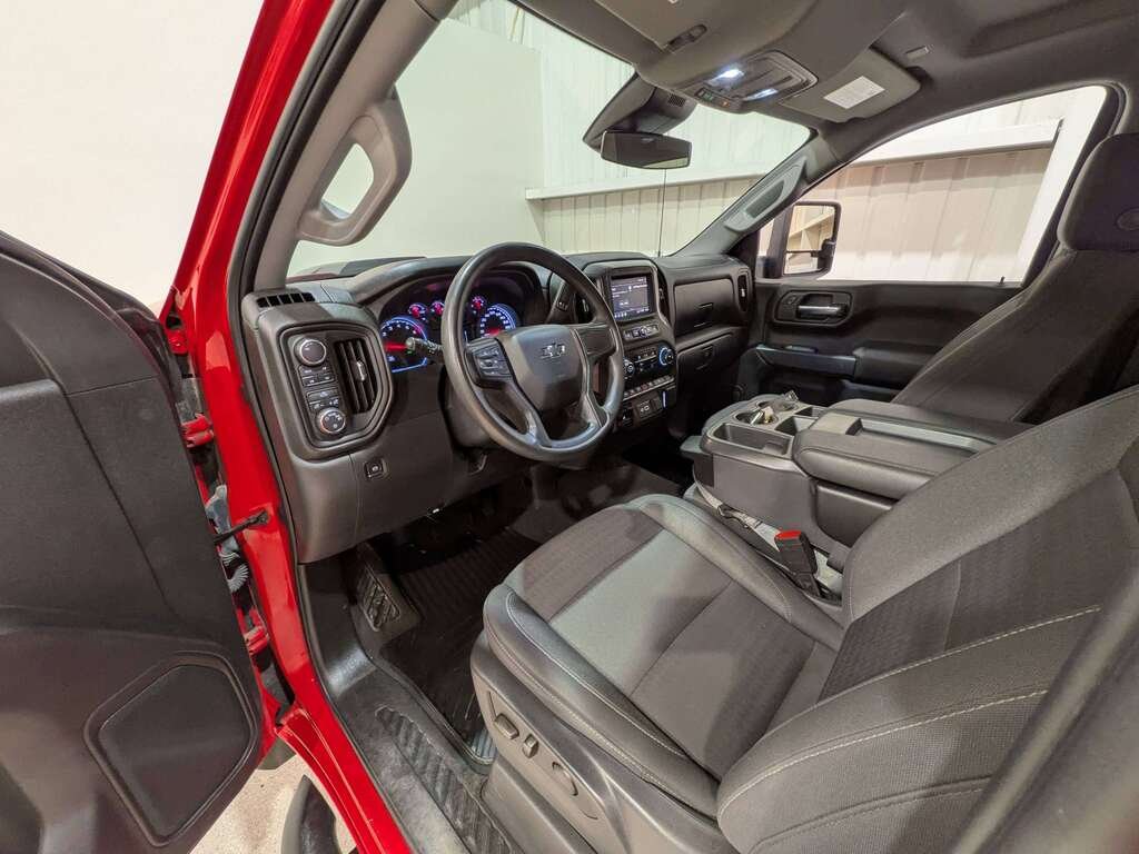 2023 Chevrolet Silverado 1500 4WD Crew Cab 157" Custom Trail Boss Red Val-David - photo #10