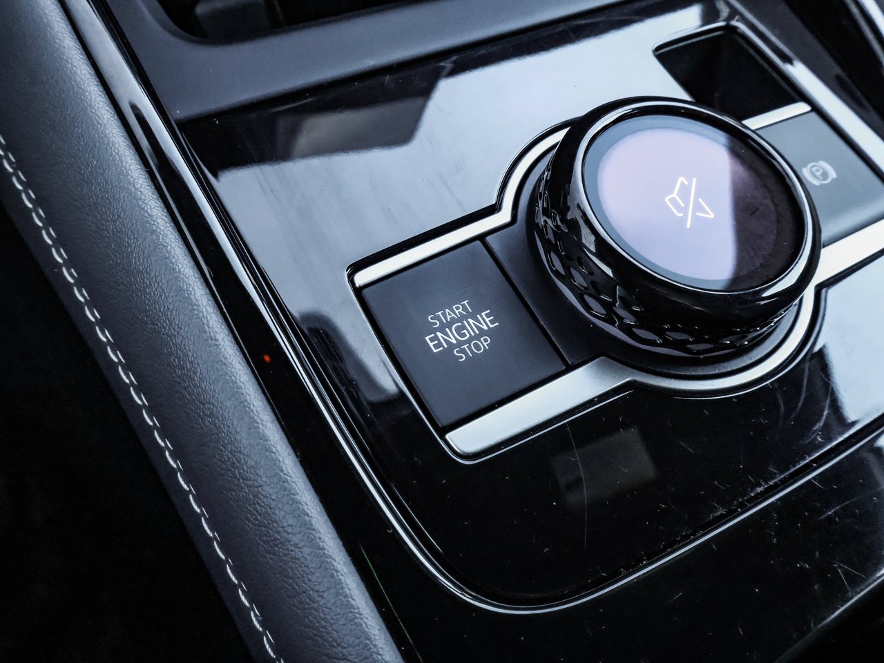 2026 Volkswagen Tiguan Highline Turbo R-Line 4MOTION Black Sherwood Park - photo #26